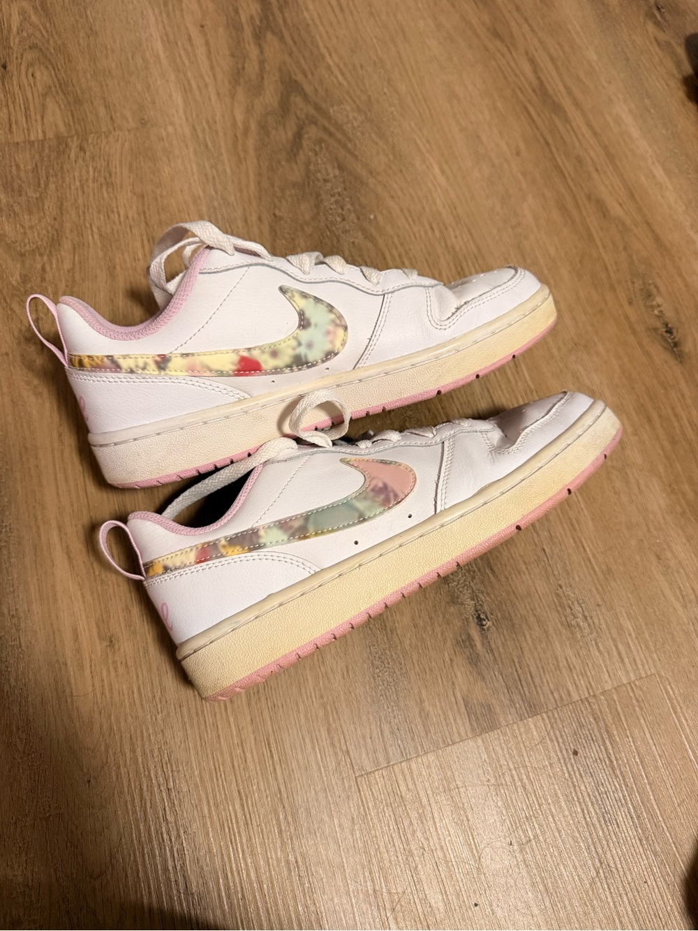 Nike Women's White Low-Top Sneakers with Pastel Marble Swoosh